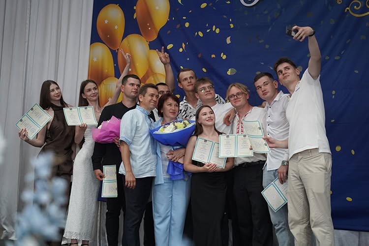 Урочисте вручення дипломів бакалавра